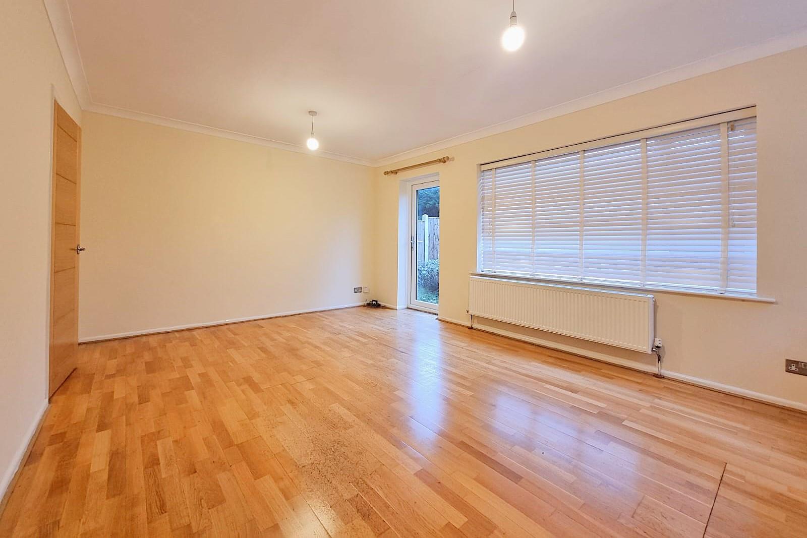 3 bed property in The Furlongs, Stourbridge